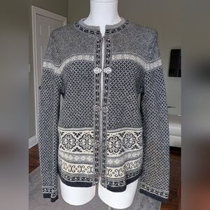 Vintage SKYR 100% Wool Nordic Cardigan Sweater Fair Isle Metal Clasp Size M